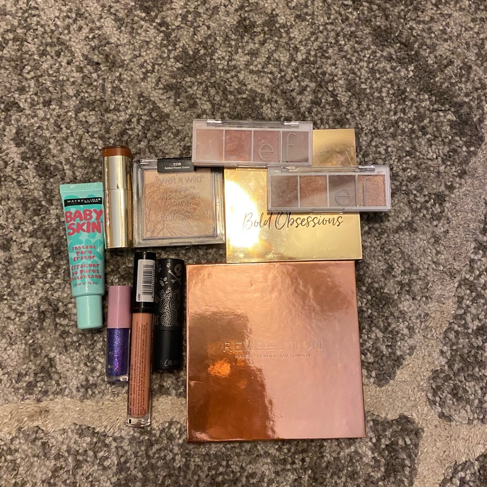 Makeup bundle